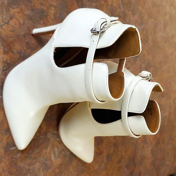 Boots - Picture 1 of 3